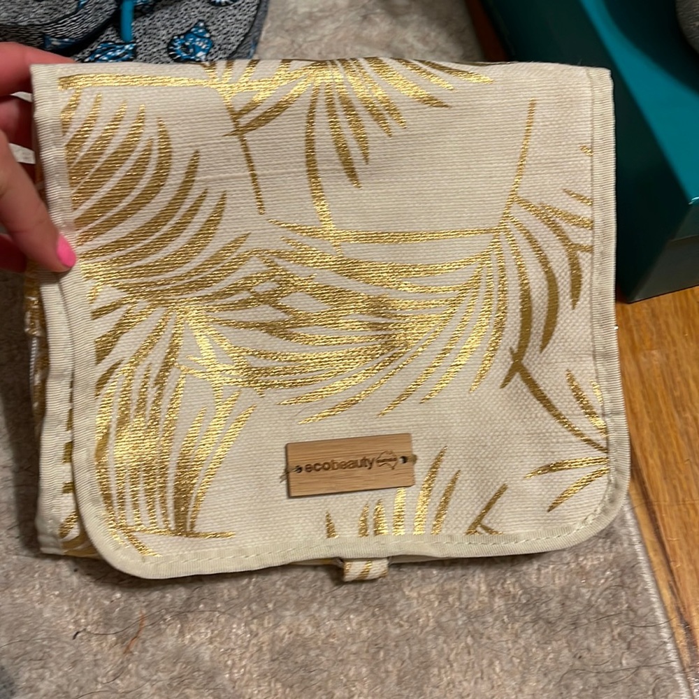 Travel size case